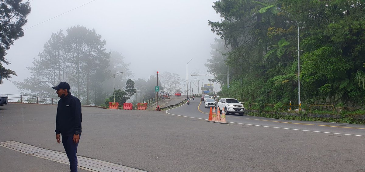 Archeonmus's tweet photo. So this how Silent Hill looks like in irl. https://t.co/BXA5FYurBN