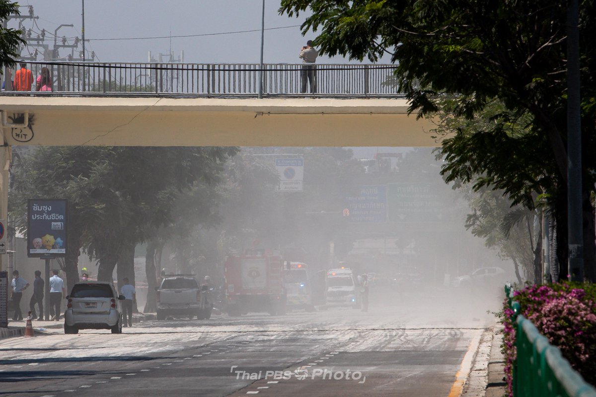 🔴 อัปเดตเวลา 14.12 น. วันน้ี (28 มี.ค. 68) จากกรณีเกิดเหตุอาคารระหว่างก่อสร้างใกล้สวนจตุจักรถล่มลงมา ภายในอาคารมีคนงานประมาณ 50 คน หนีออกมาได้ 7 คน ติดอาคารใน 43 คน โดยทางศูนย์นเรนทร สพฉ. กำลังเร่งเข้าพื้นที่เพื่อช่วยเหลือ พร้อมเครือข่ายกู้ชีพ

ขณะนี้ สัญญาณการสื่อสารมีปัญหาจาก