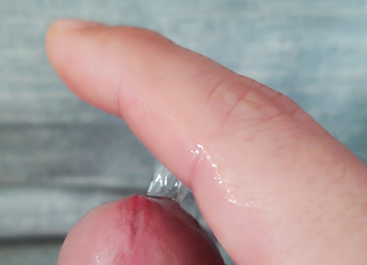 攒了好多精液，不经意间流出一些前列腺液，快来舔干净 #北京