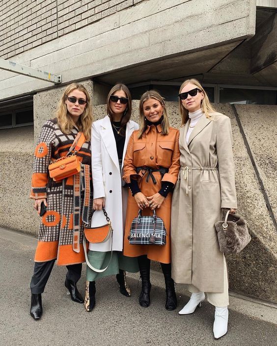 Chic Street Style: Effortlessly Cool Fashion for the Modern Trendsetter

Street style has evolved into one of the most influential forces in the fashion industry. What was once just a reflection of urban culture is now a global phenomenon, blending high fashion with everyday