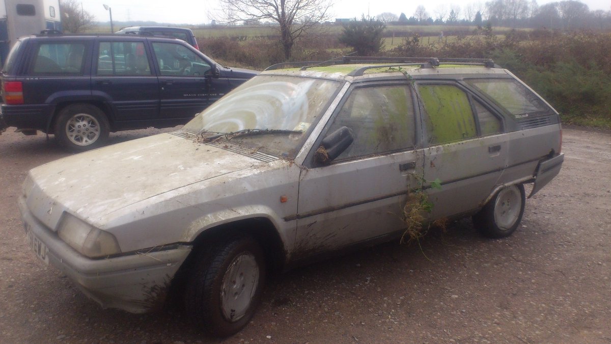 overborepod's tweet photo. Exclusives? Amazing guests? Cutting-edge insights? We haven’t got any of those.

But we have got the story of the moss-covered Citroen that just wouldn’t quit.

Come and have a listen. It’s better than watching paint dry. https://t.co/eqFpUpqkdZ
