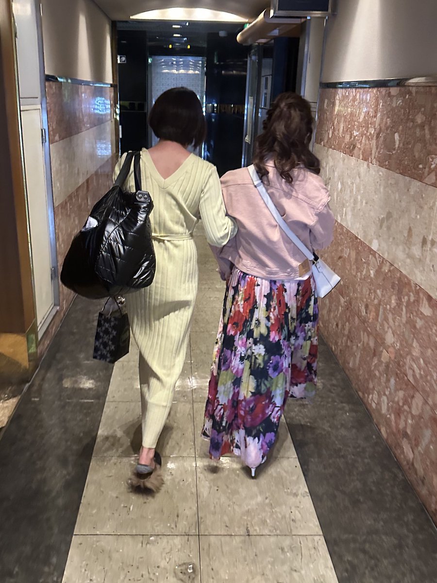 Fantia投稿してるからXの存在忘れてた！

昨日のラビリンスで酔っ払った川上パイセンを連行する友田パイセンをどうぞ😊 https://t.co/9kD8NTmZ3J