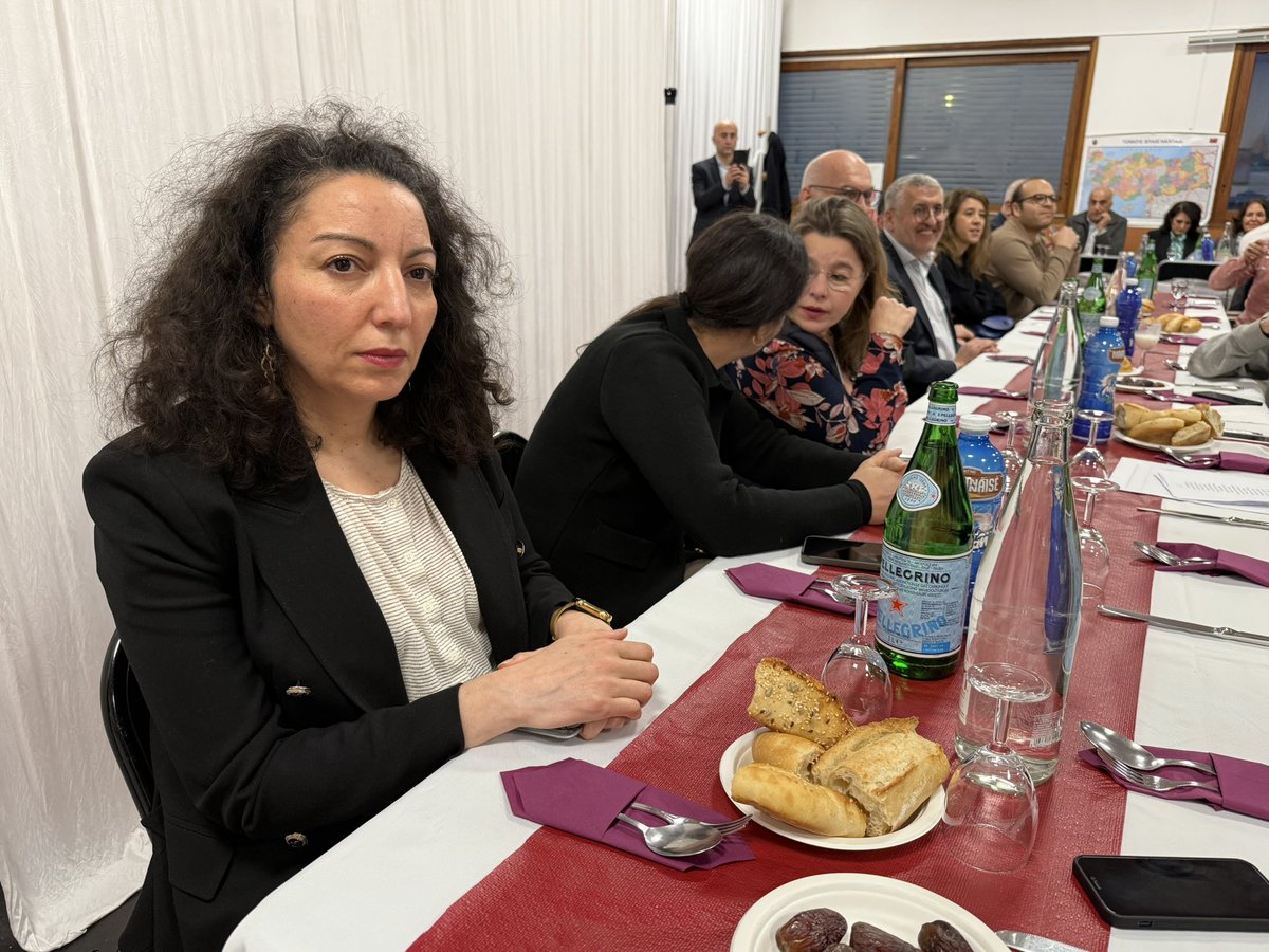 Daniel HENRY • Ensemble pour Villeneuve (@ensemble94190) on Twitter photo 🇫🇷🇹🇷 Merci à <a href="/bmuratcetinkaya/">Murat Çetinkaya</a> et à l’association culturelle franco turque du 94 qui organisait hier soir une rupture du jeun fraternelle avec des responsables religieux de toutes confessions
En présence aussi de <a href="/PSavoldelli94/">Pascal Savoldelli</a> <a href="/FatihaAggoune/">Fatiha Aggoune</a> Pierre Garzon Laurent Périchon 🇫🇷🇹🇷 Merci à <a href="/bmuratcetinkaya/">Murat Çetinkaya</a> et à l’association culturelle franco turque du 94 qui organisait hier soir une rupture du jeun fraternelle avec des responsables religieux de toutes confessions
En présence aussi de <a href="/PSavoldelli94/">Pascal Savoldelli</a> <a href="/FatihaAggoune/">Fatiha Aggoune</a> Pierre Garzon Laurent Périchon
