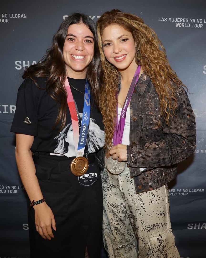 From the platform to the stage 🌊🎤

<a href="/AleOrozcoLoza/">Alejandra Orozco</a> met <a href="/shakira/">Shakira</a> in Mexico. Two icons, one legendary picture 😍

Meanwhile, we are getting ready for Guadalajara, April 3-6! 🇲🇽 Who’s joining us?

📷: <a href="/AleOrozcoLoza/">Alejandra Orozco</a> 

#Diving