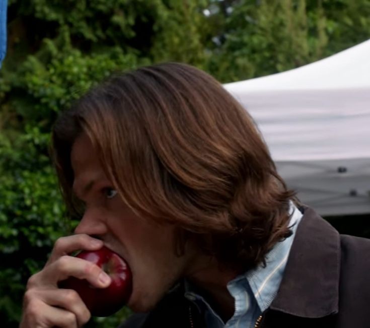 Simple dream: being an apple