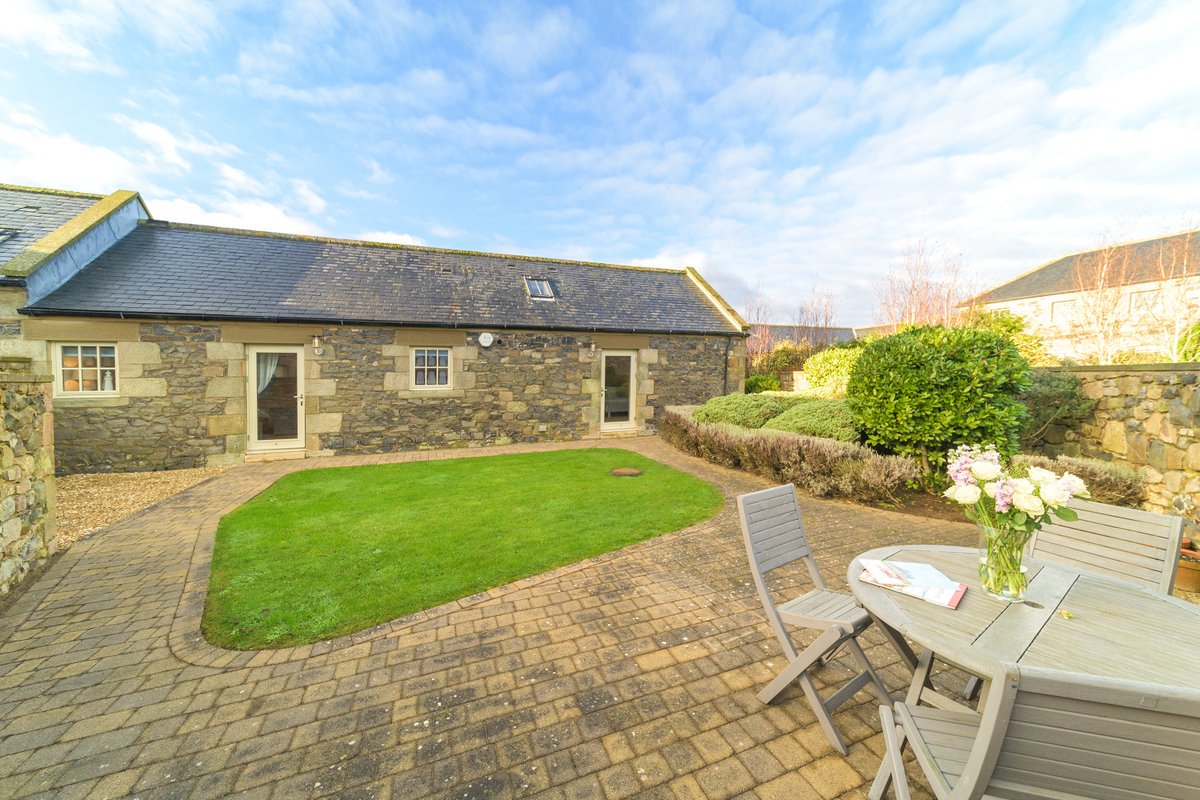 Looking for a romantic escape? Check out Curlew Cottage 💕 

💜 Cosy cottage for two
🐶 Dog-friendly
🌳 Peaceful countryside vibes
🌊 One mile from #Bamburgh and the coast

☎️ 01665 710700
📧 info@coquetcottages.co.uk