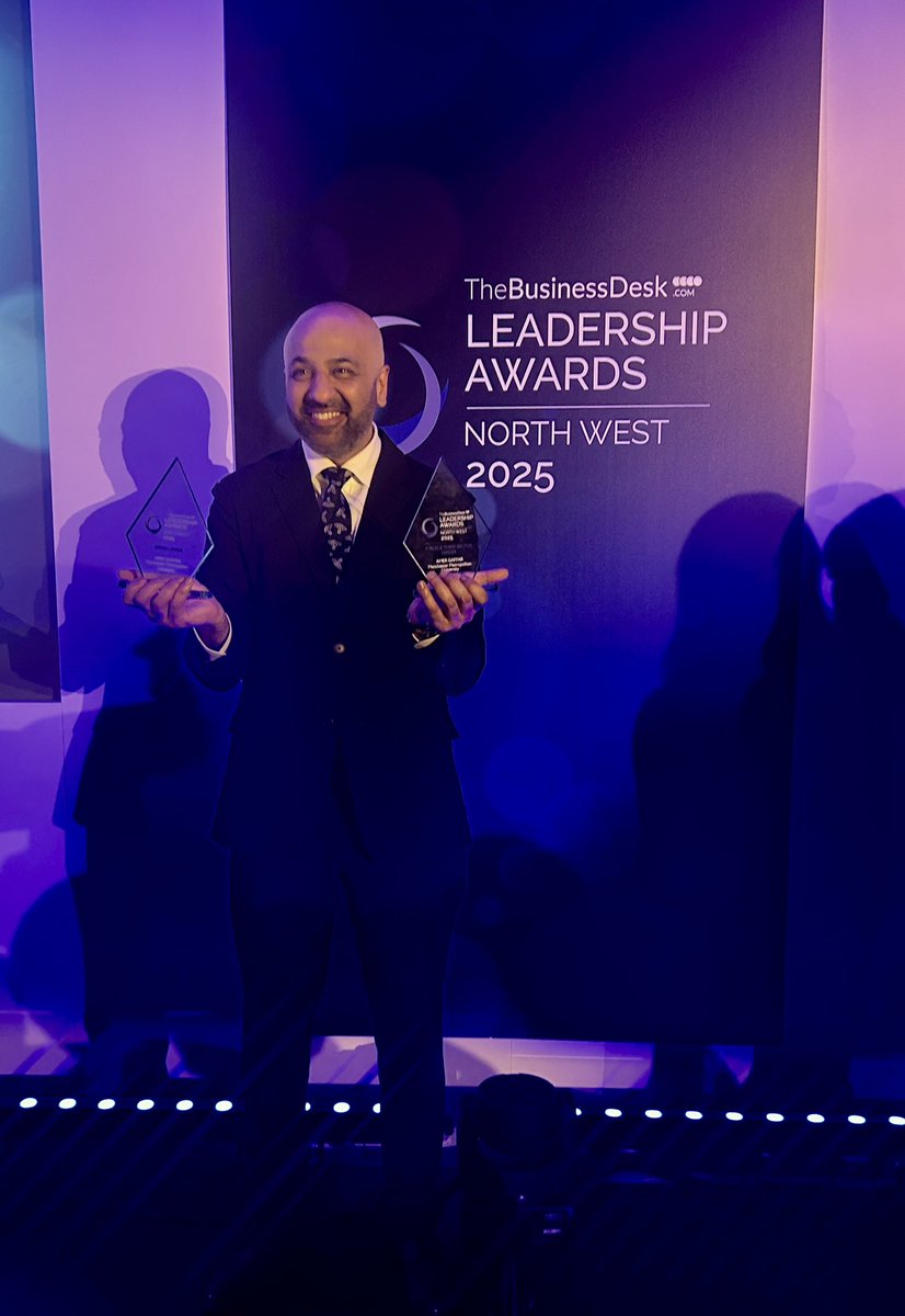 Was an honour to be invited to join the <a href="/ManMetUni/">Manchester Metropolitan Uni</a> table for the <a href="/BusinessDesk_NW/">TheBusinessDesk North West</a> Leadership Awards last night and celebrate the achievements of <a href="/AmerGaffar/">Amer Gaffar</a> who won 2 awards as Public Sector Leader and Green Leader - huge congrats Amer! 🏆🌿🐝