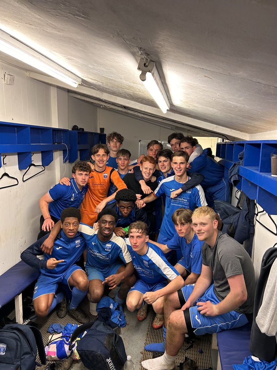What a pleasure it has been to guide this group. They got better and better and a shame that the season has ended. Finishing with a deserved victory✈️ #stanstedfc #stansted_u18s