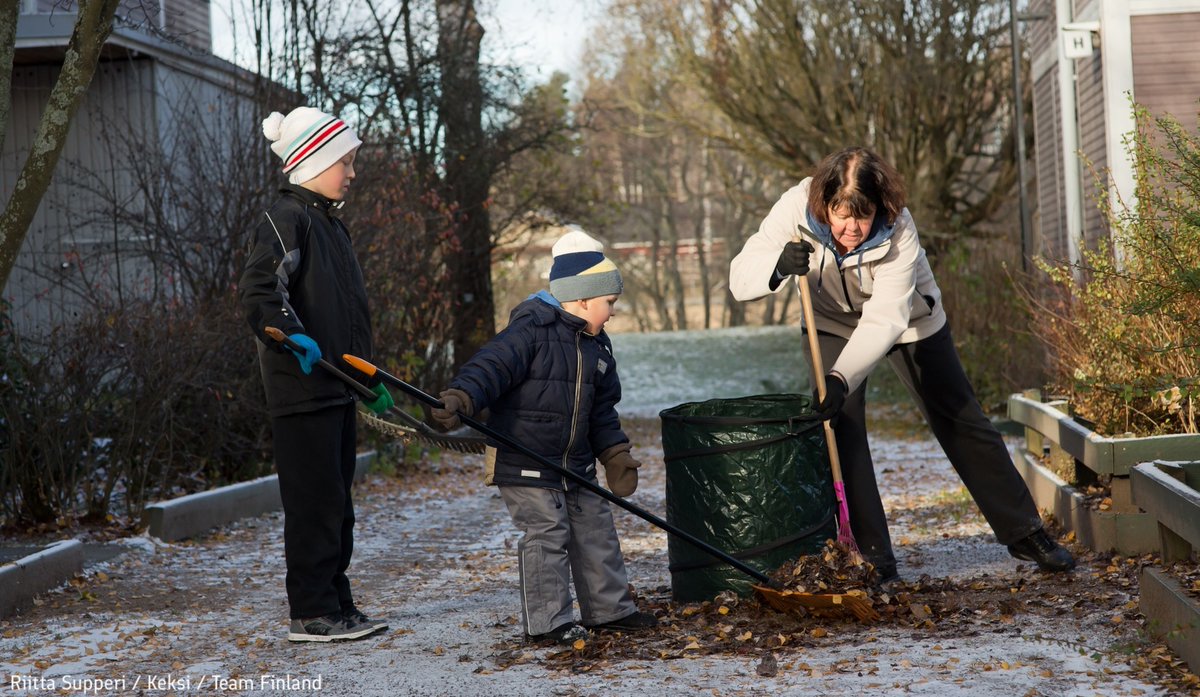 В финском языке есть слово для совместной работы, когда соседи или коллеги объединяются, чтобы сделать что-то полезное — talkoot. Это может быть уборка территории около дома, благоустройство школьного двора. Главное в talkoot — не только сам процесс, но и ощущение общности.😊