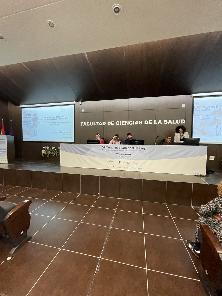 Comenzamos el segundo día de #sessep25 con la Mesa redonda 2: De la Simulación a la Práctica:
Impacto de la simulación en la Transferencia de
Conocimientos a la Práctica Clínica

#sim #simulacion #simulation #sessep