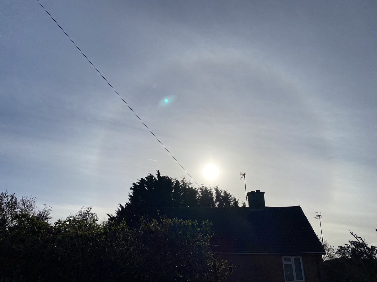 Gp1ggy1's tweet image. Look what we have here! Worcestershire U.K. 08:00am 28/3/25 #GeoEngineering #SolarRadiationManagement #StratosphericAerosolInjection #WeatherModification #CrimesAgainstHumanity @DELTA9_DELTA9 @IonisedSkyWatch @JayneJ07 @Demo2020cracy @robster12065612 @leeinthelorry @Raggedyedge1