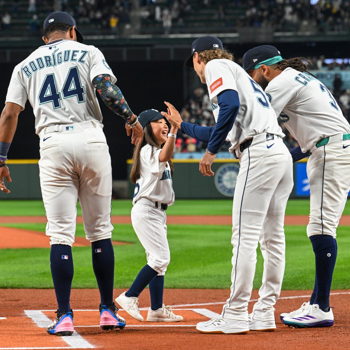 T-Mobile Park tweet media