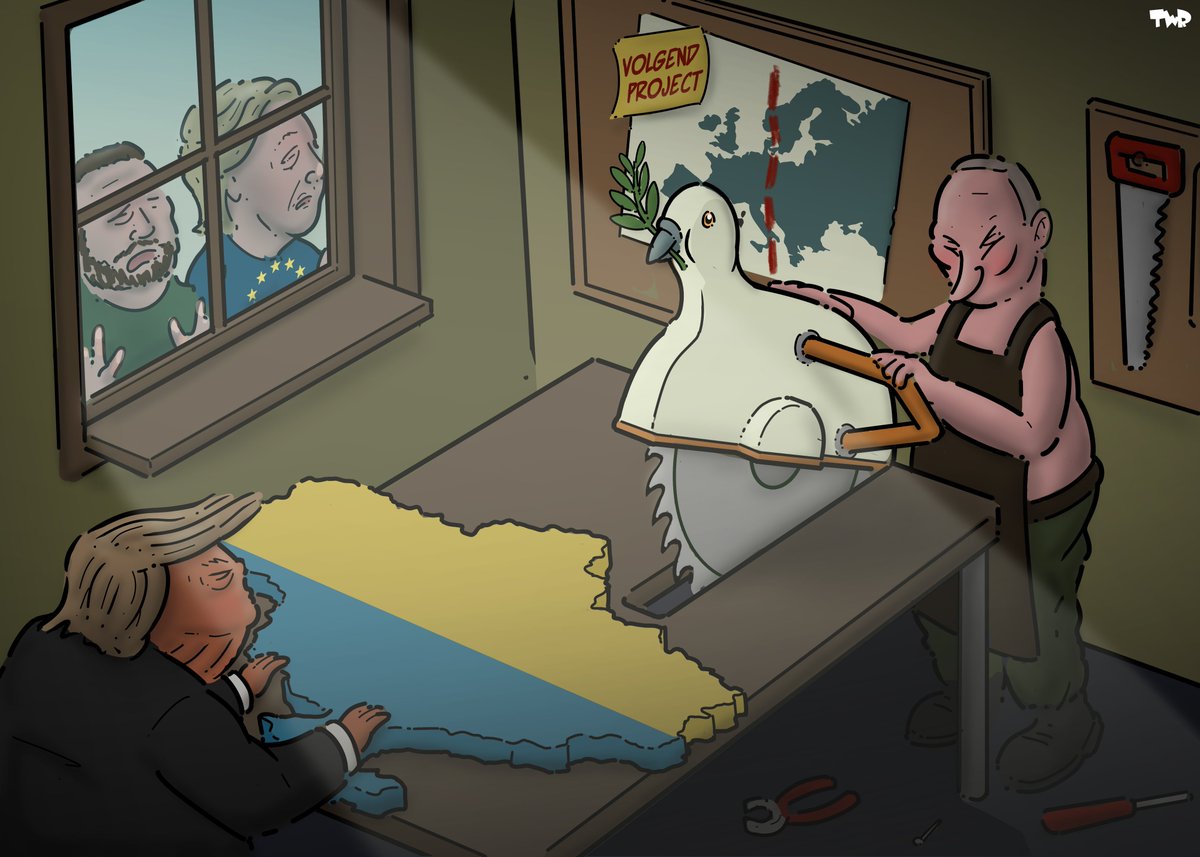 Cartoon showing a workshop with Putin and Trump at a worktable with an integrated circular saw. Trump is pushing a piece of wood in the shape of Ukraine towards the saw, which is operated by Putin. The hood of the saw is shaped like a peace dive. Outside, Zelensky and Von der Leyen are looking in through the window, hands against the glass. On the wall of the workshop is a map of Europe with a post it on it that reads 'next project'.