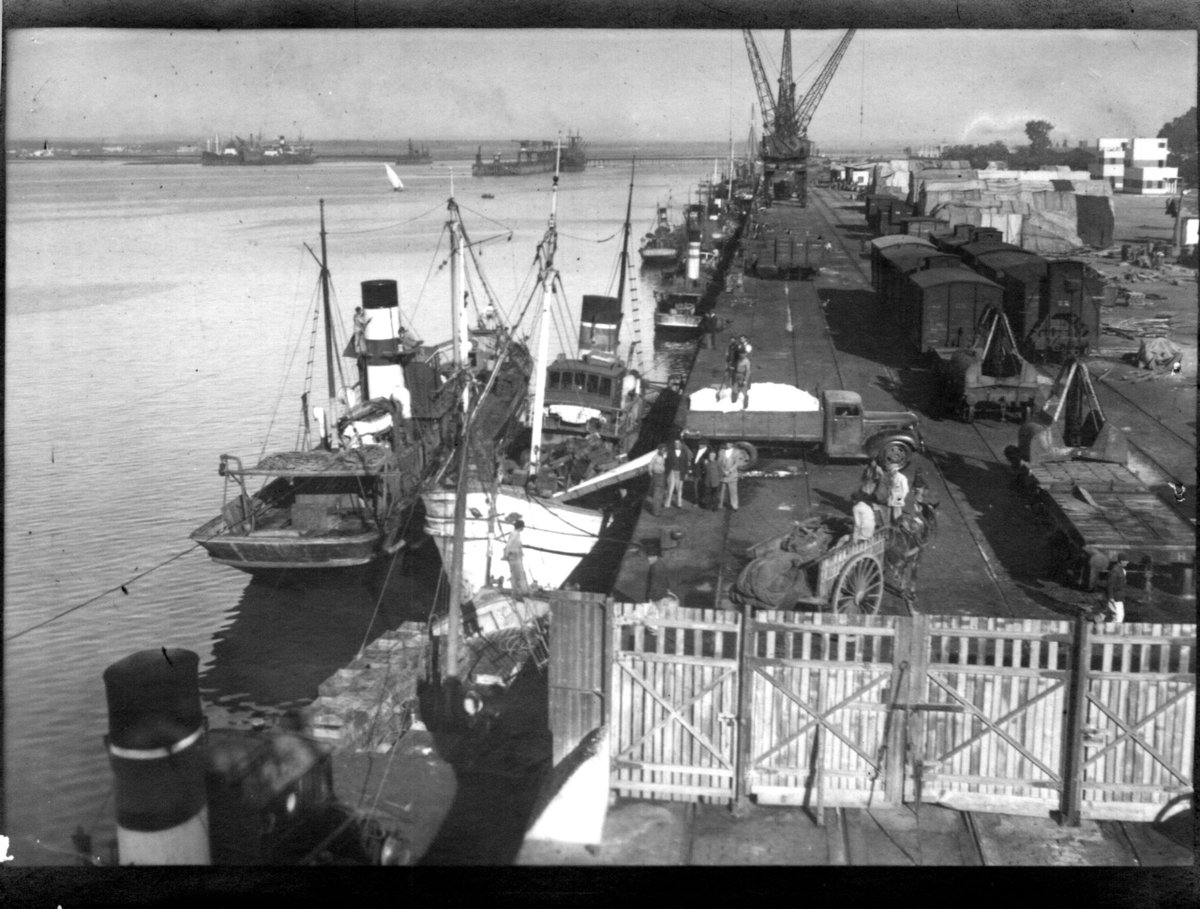 Lectores/as de Ayer! Hoy os presentamos el primero de los seis artículos que componen la sección de Estudios del nº 137
“Levando anclas: Estado, políticas públicas y despegue de la navegación marítima en España, 1860-1910”
Fuente imagen: Puerto de Huelva