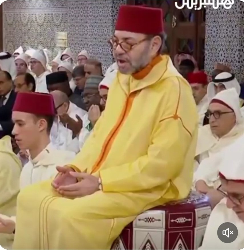 DunatAzir's tweet photo. Dans la ferme des Alaouites, offerte par la France coloniale et protégée en échange de la préservation de ses intérêts, notamment le vol de la richesse du peuple,
Le criminel est dans les mosquées et l'homme libre est en prison.
Liberté pour les kidnappés du #Rif
#FreeRiff https://t.co/0W6dv479uB
