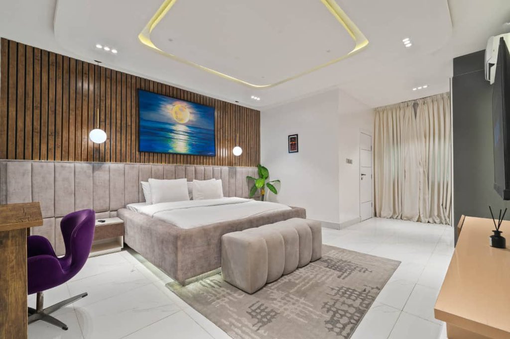 livinglagosng's tweet photo. You donโt need a passport for this kind of luxury ๐คฉ
.
.
.
๐๏ธ 3 Bed
๐ก Koza S1
๐ณ๐ฌ Banana Island, Lagos.
#LivingLagosGroup #LivingLagosUK #ShortletsinLagos #ShortletApartment #Airbnb #IkoyiShortlets #BananaIsland #Shortletng https://t.co/mS3h1zU0gX