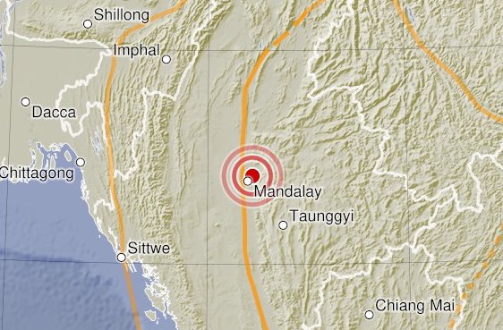 ReviewConcord's tweet photo. Tremors were felt in Central and North Thailand following a 7.6 magnitude earthquake in Myanmar. Reports said several buildings were damaged. All BTS Skytrain stations are temporarily closed. No immediate reports of casualties. #แผ่นดินไหว #ประเทศไทย #earthquake https://t.co/rhkm3TE9Qp