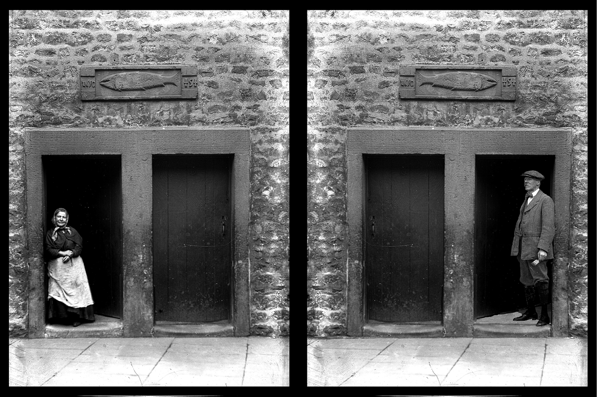 LancsArchives's tweet image. A house in #Skerton,across river from #Lancaster, had a stone fish above the door- a Water Bailiff lived there, dealing with the Beaumont Fishery.  It was arranged with a pivot so that it pointed to the direction of the tide

Demolished 1959, but the stone is in @LancasterMuseum.