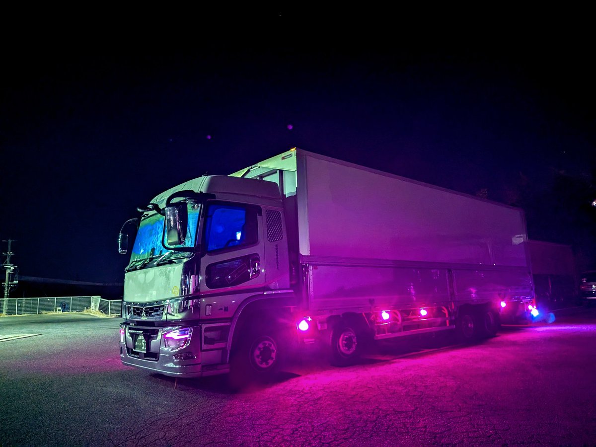 bo_ru_zoy's tweet photo. 【2025年版】運転手しませんか？

①10t長距離
実車時高速OK
給料38〜50万

②10t路線長距離
給料55〜65万

地場、4tなど他コースもあります。

三重本社と、奈良、千葉、茨城、神奈川に営業所あり。
トラック新型アルミ付。
給料、休日、内容など相談して働けます。

DM待ってます。 https://t.co/7icjfGLlrq
