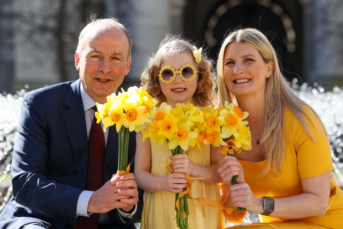 MerrionStreet.ie (@merrionstreet) on Twitter photo This #DaffodilDay the <a href="/IrishCancerSoc/">Irish Cancer Society</a> are asking us to stand with cancer patients & survivors & go all in against cancer.
Taoiseach <a href="/MichealMartinTD/">Micheál Martin</a> marked the day with 7-year old Nicole Keyes & <a href="/IrishCancerSoc/">Irish Cancer Society</a> CEO <a href="/averilpower/">Averil Power</a>.
To donate: cancer.ie/daffodilday This #DaffodilDay the <a href="/IrishCancerSoc/">Irish Cancer Society</a> are asking us to stand with cancer patients & survivors & go all in against cancer.
Taoiseach <a href="/MichealMartinTD/">Micheál Martin</a> marked the day with 7-year old Nicole Keyes & <a href="/IrishCancerSoc/">Irish Cancer Society</a> CEO <a href="/averilpower/">Averil Power</a>.
To donate: cancer.ie/daffodilday