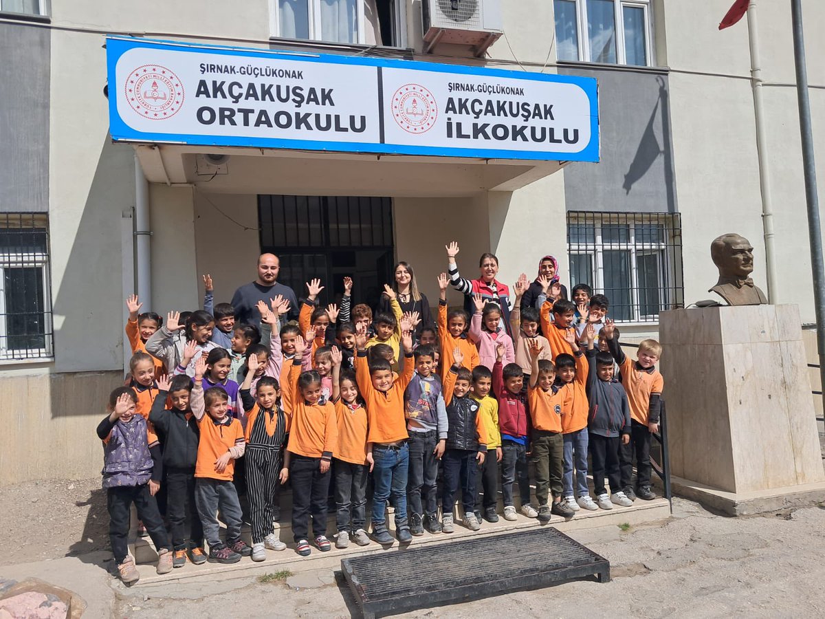 Zmuhendsi's tweet photo. Şırnak/Güçlükonak İlçemizde Su seferberliği ve Gıda güvenirliği eğitimlerimiz ilkokul ve ortaokullar da devam ediyor. 

@ibrahimyumakli 
@TCTarim 
@sirnakiltarim 
@Guclukonaktarim https://t.co/0SsV3q3RSI