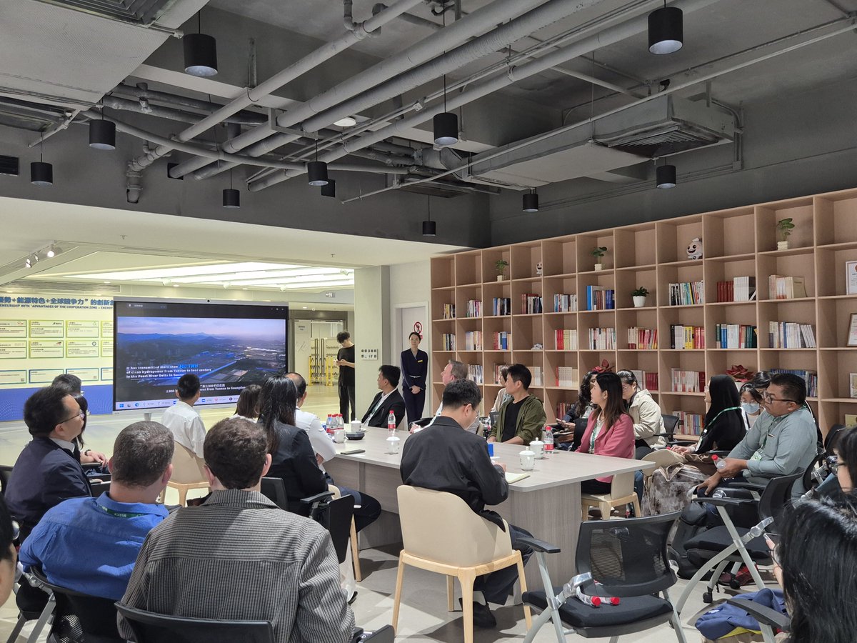 🌍On March 28, participants visited the Hengqin Guangdong-Macao In-depth Cooperation Zone to explore innovative low-carbon solutions! From the Zero-Carbon Island Shared Laboratory to the Hengqin-Macao Exchange, the visit showcased bold steps toward sustainable urban development🌱