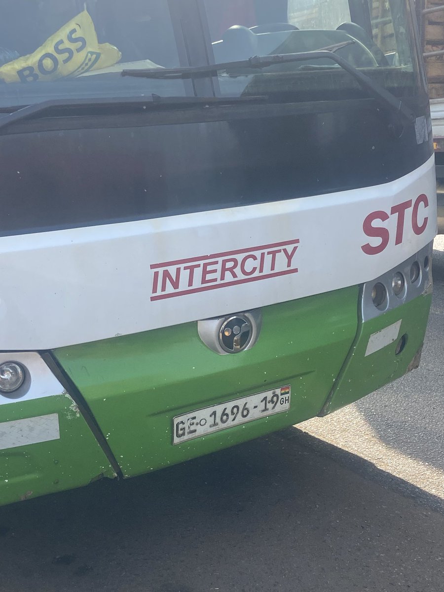 puffpuffD's tweet image. STC is one of the worst transport companies in Ghana 🇬🇭. The bus broke down just an hour into the Tamale to Accra journey! The government needs to take action now.