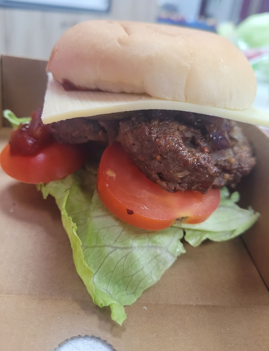 🍔 Food tech burger practicals today!
👩‍🍳 Vegans whipped up aubergine burgers
🧀 Vegetarians went for halloumi
🥩 Everyone else cooked up beef burgers
🍟 All made chips with their own seasonings &amp; extras — total flavour fest! #FoodTech #BurgerDay #StudentChefs