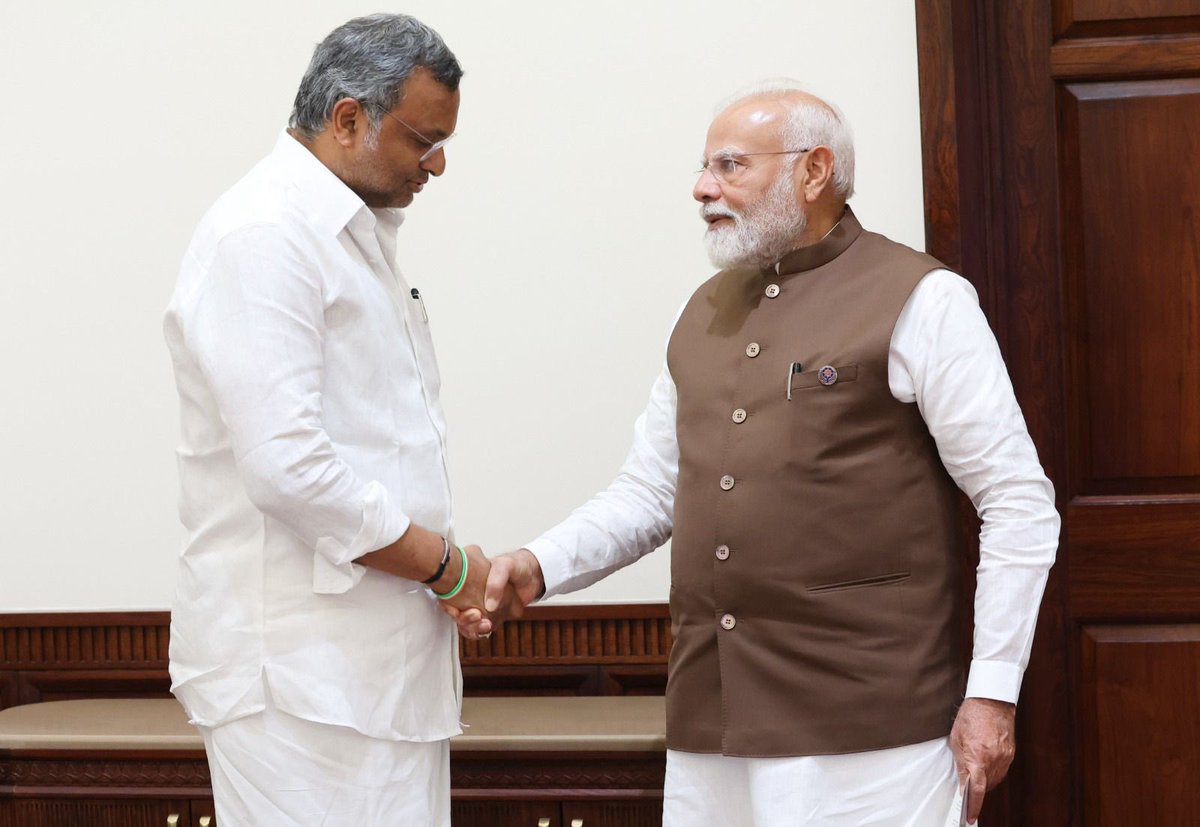 KartiPC's tweet image. Met the Hon'ble Prime Minister today in his Parliament House office to bring to his notice the growing health & safety concerns posed by stray dogs. India is home to one of the largest stray dog populations globally, with over 6.2 crore stray dogs.
India is also endemic for…