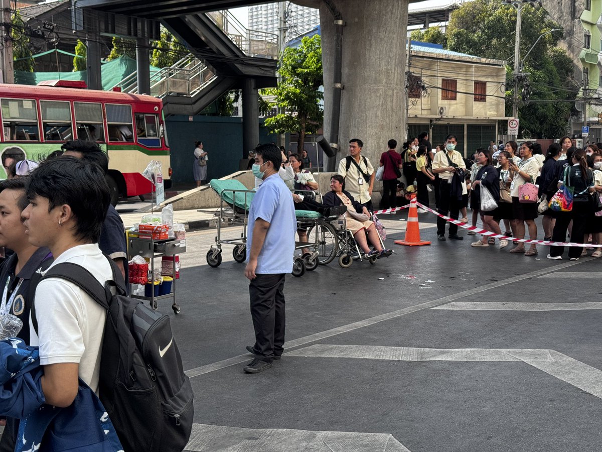 Steven_Chanpoj's tweet photo. ช่วยสนับสนุนศิริราชกันนะครับ https://t.co/kGESiuxQ82