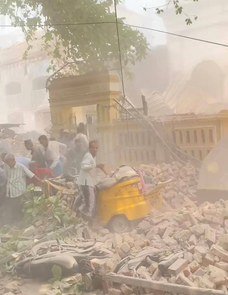Inna lillahi wa inna ilayhi raji'un 😭 

Many Muslims have lost their lives inside the Masjids in Myanmar due to two powerful earthquakes. May Allah SWT grant them Jannah and strength to their families to overcome these sorrows. Ameen 🤲😭🥹

- Ro Mon Sur Ali