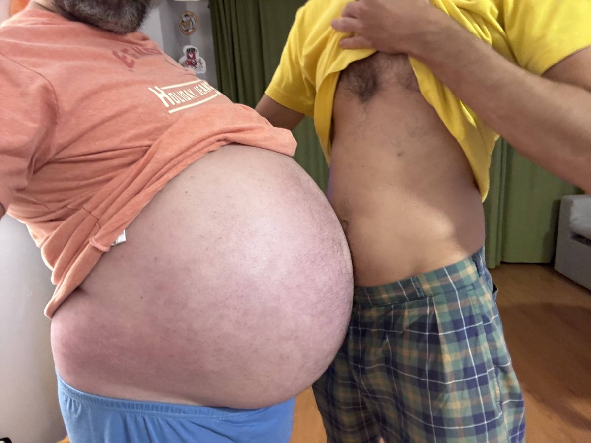 My feeder friend from Spain made me eat so much🍔 #gainer #feedee #pregnantman #muscles #musclebear #bigbelly #grommr #plumppr #mpreg #chubbygay #beefy #feederism #dadbod #bodypositive #scruff #bodybuilder