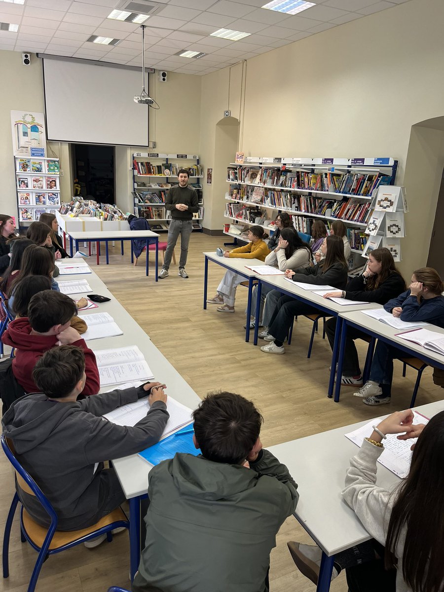 Cette semaine c’était la Semaine de la presse et des médias au collège ! Avemu scuntratu i giurnalisti di <a href="/icircfm/">ici RCFM</a> <a href="/FTViaStella/">France 3 Corse</a> è <a href="/Corse_Matin/">Corse-Matin</a> 
#spme2025