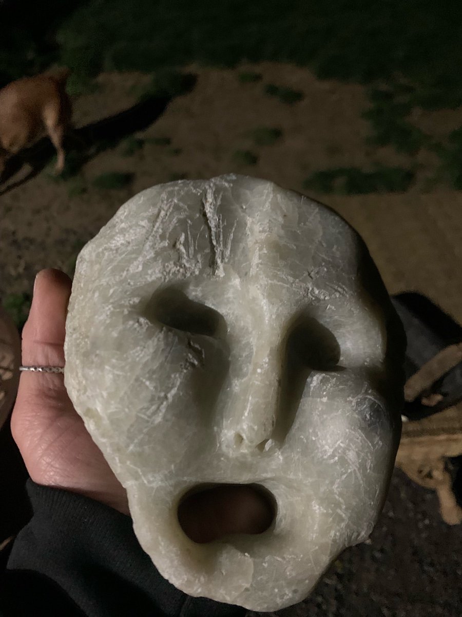 KivvyCat's tweet image. It’s been a year since I met the one that completes me 😍~ thank you earthen artifact that doesn’t show up in mirrors and boils water when placed in it. I love you 💕