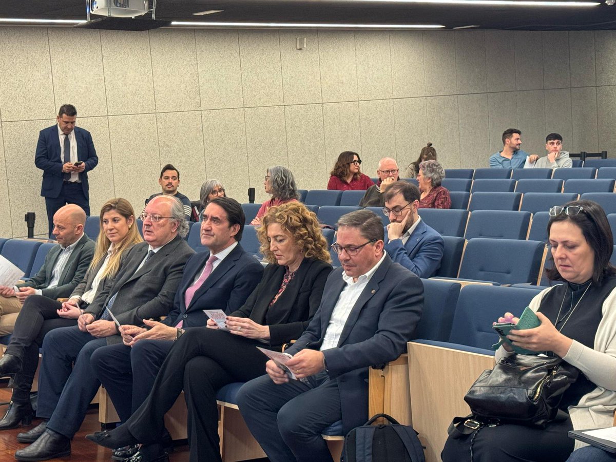 Caritas Autonómica Castilla y León (@caritascyl) on Twitter photo 🔴 Hoy estamos presentes en el <a href="/cescyl/">CES Castilla y León</a> para celebrar la II Jornada sobre Exclusión Residencial en Castilla y León.
🏠 Un hogar para todos es la base de una sociedad inclusiva y digna.
👉 Organizan junto a Cáritas: <a href="/crecyl/">Cruz Roja en Castilla y León</a> <a href="/fintras/">Fundación INTRAS</a> <a href="/FPersonas/">Fundación Personas</a> 🔴 Hoy estamos presentes en el <a href="/cescyl/">CES Castilla y León</a> para celebrar la II Jornada sobre Exclusión Residencial en Castilla y León.
🏠 Un hogar para todos es la base de una sociedad inclusiva y digna.
👉 Organizan junto a Cáritas: <a href="/crecyl/">Cruz Roja en Castilla y León</a> <a href="/fintras/">Fundación INTRAS</a> <a href="/FPersonas/">Fundación Personas</a>