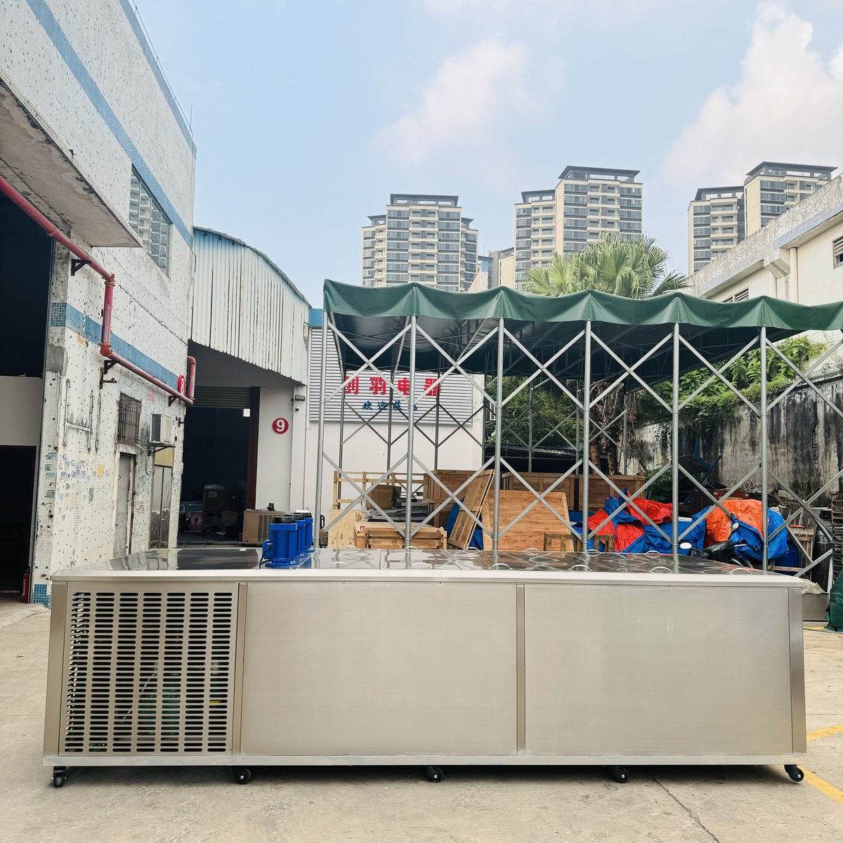 Chuangyu_'s tweet photo. Meet the ice  Brick Machine! Enhance production efficiency with cutting-edge technology. Transform your workflow today! ❄️🔧 #BrickMachine #Innovation #Efficiency https://t.co/dGR3y4vNkK