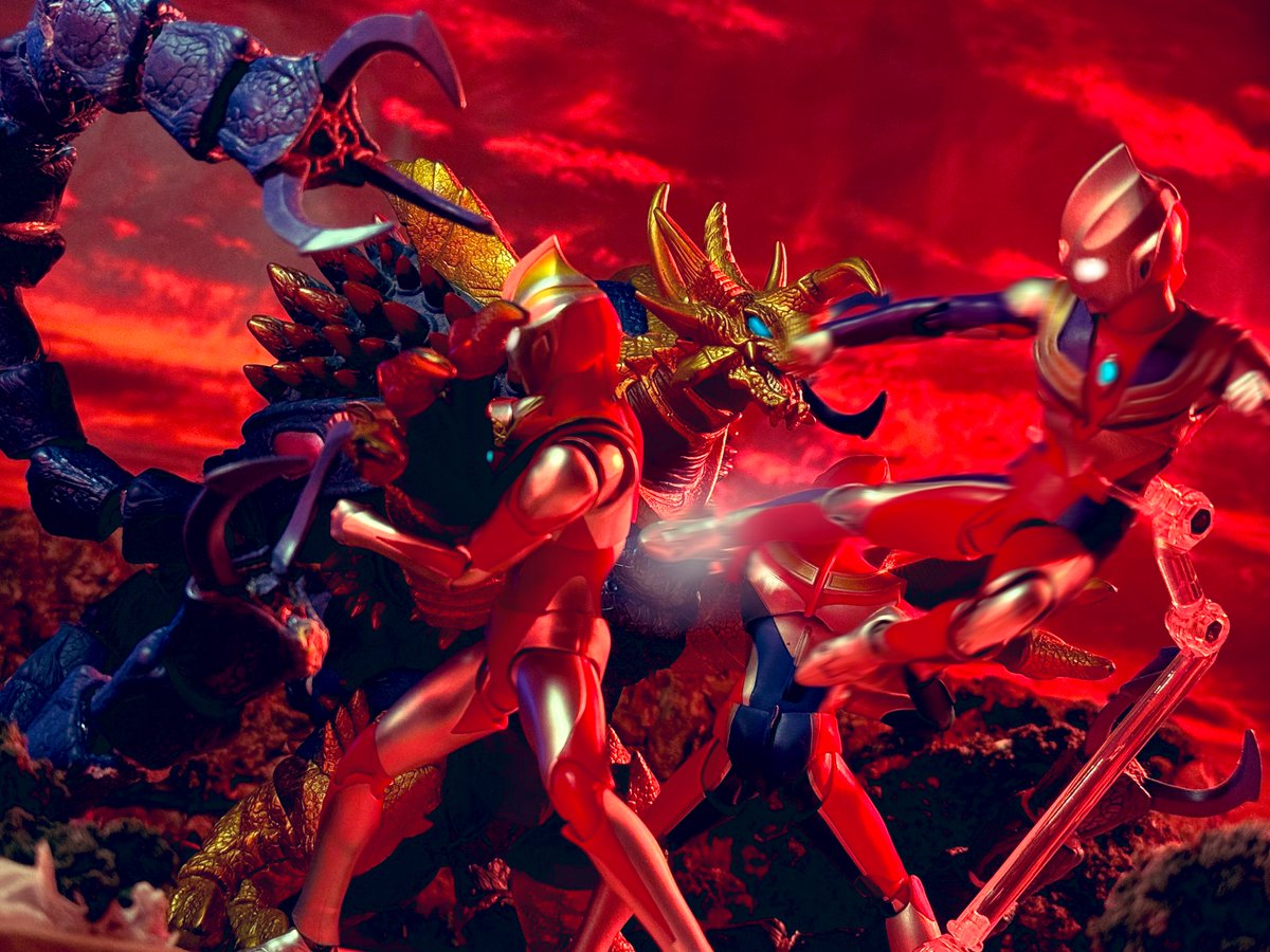 ウルトラマン Uキラーザウルス Uキラーザウルス怪獣フィギュア 多腕デザイン - メルカリ