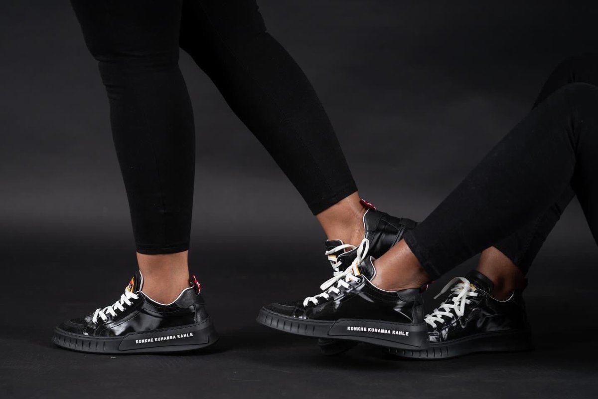 KonkheC's tweet image. Konkhe kuhamba kahle clothing Sneaker giveaway 👟❤️💃

Comment with your fav frame and size along with
#konkhekuhambakahleclothing  and stand a chance to win 🏆