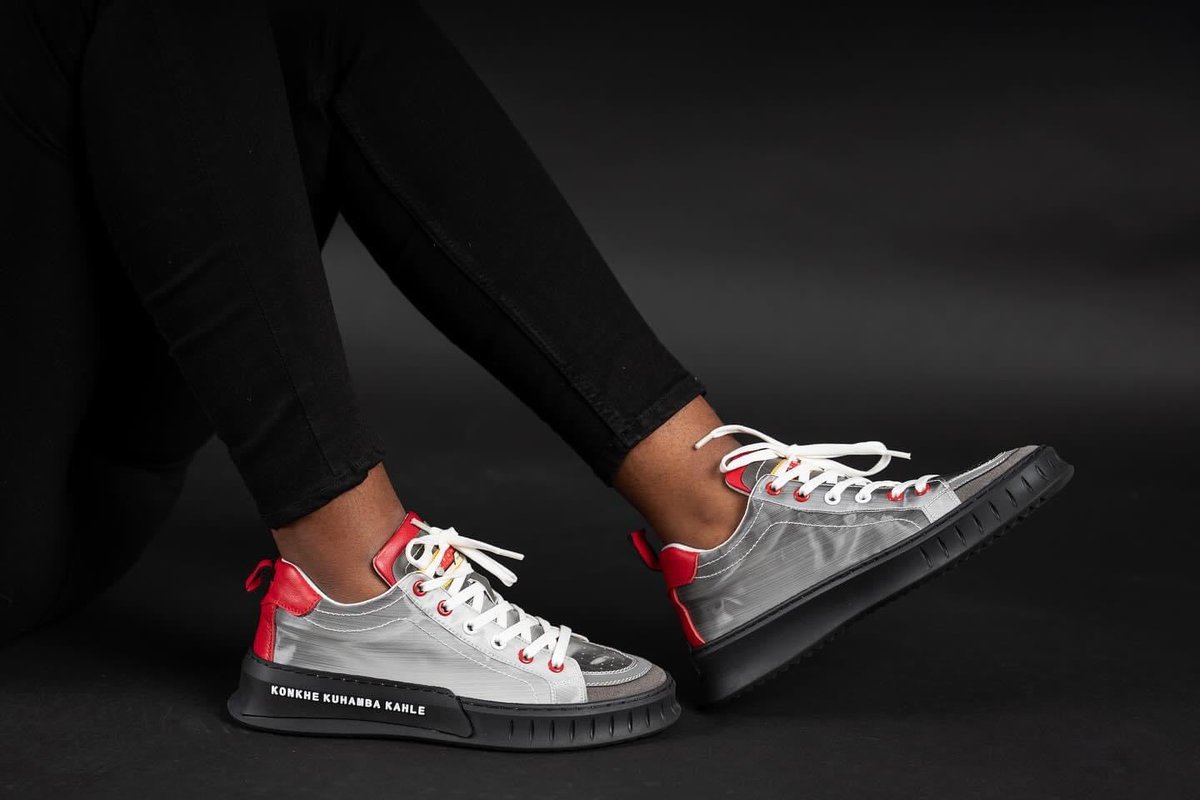 KonkheC's tweet image. Konkhe kuhamba kahle clothing Sneaker giveaway 👟❤️💃

Comment with your fav frame and size along with
#konkhekuhambakahleclothing  and stand a chance to win 🏆