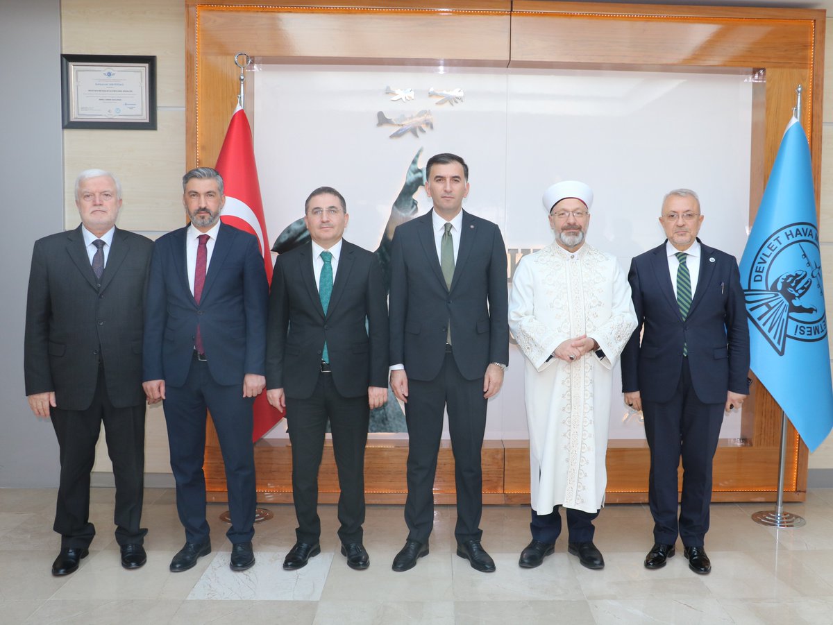 CardakKaymakami's tweet photo. Diyanet İşleri Başkanı Prof. Dr. Ali ERBAŞ bir dizi programa katılmak üzere Denizli ilimizi teşrif ettiler.

Kaymakamımız Sn. Levent Küçük ve protokol mensupları tarafından Çardak Havalimanı’nda karşılandı. https://t.co/VjAirAivXk