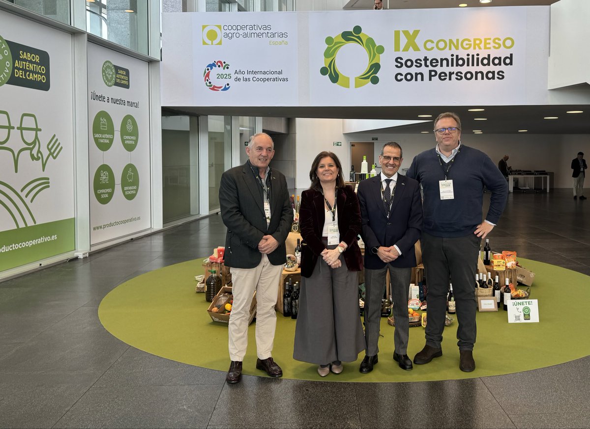 Urcacyl. Cooperativas agroalimentarias CyL (@urcacyl) on Twitter photo Estos días nos acompañan en el Congreso de <a href="/CoopsAgroES/">Cooperativas Agro-alimentarias de España</a> la directora general de la Industria y la Cadena Alimentarias, Cristina Frias y su coordinado de Servicios, Jesús Paradinas Estos días nos acompañan en el Congreso de <a href="/CoopsAgroES/">Cooperativas Agro-alimentarias de España</a> la directora general de la Industria y la Cadena Alimentarias, Cristina Frias y su coordinado de Servicios, Jesús Paradinas