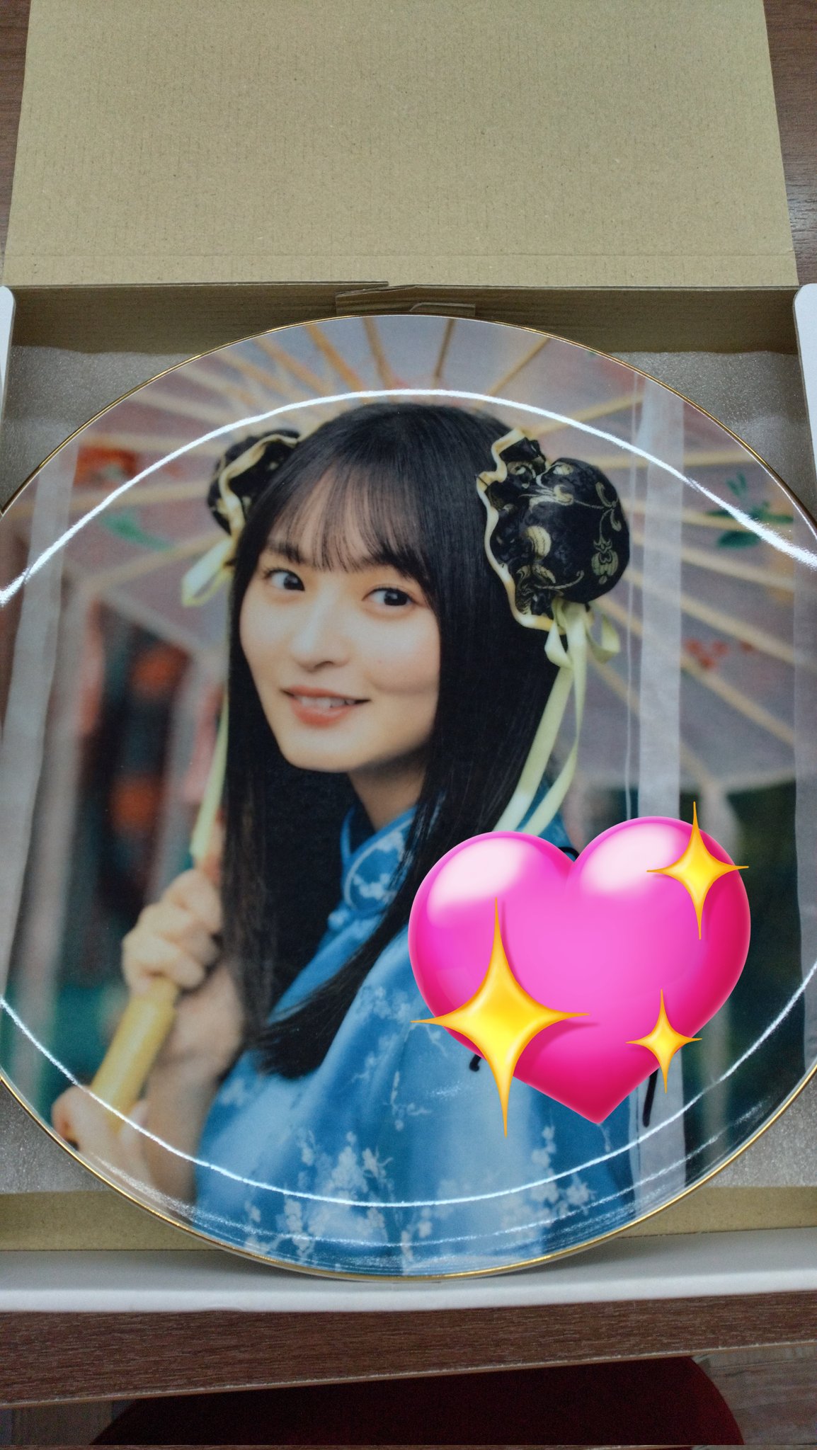 乃木坂46 遠藤さくら　直筆サイン入り飾り絵皿 乃木坂46 遠藤さくら直筆サイン入り飾り絵皿
