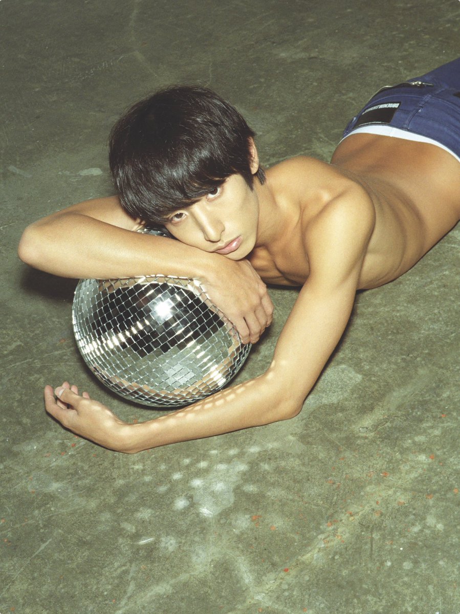 ohboyzine's tweet photo. Re: OhBoy!

OhBoy! 001 <Seoul Fashion>
November 2009

이수혁

이파네마 소년
Lee SuHyuk
Photography Kim HyeonSeong
Styling Park SeJun
Makeup Choi Sino
Hair Kim SunHee https://t.co/wXpNtB7mnj