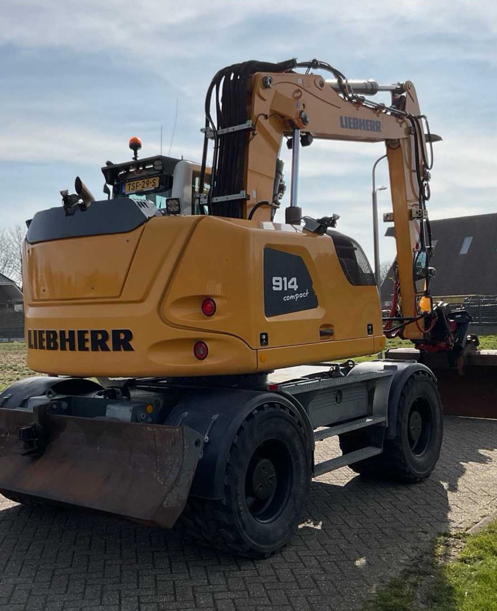 imo_romanus's tweet image. Engineers best friend 
Can cost you 126m
+31621425246