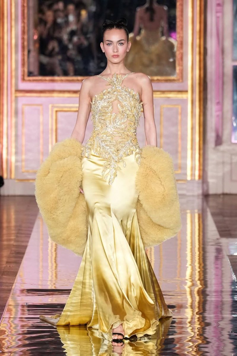 ZUHAIR MURAD Haute Couture SS 2025

#zuhairmurad #pfw2025

Credits: Zuhair Murad