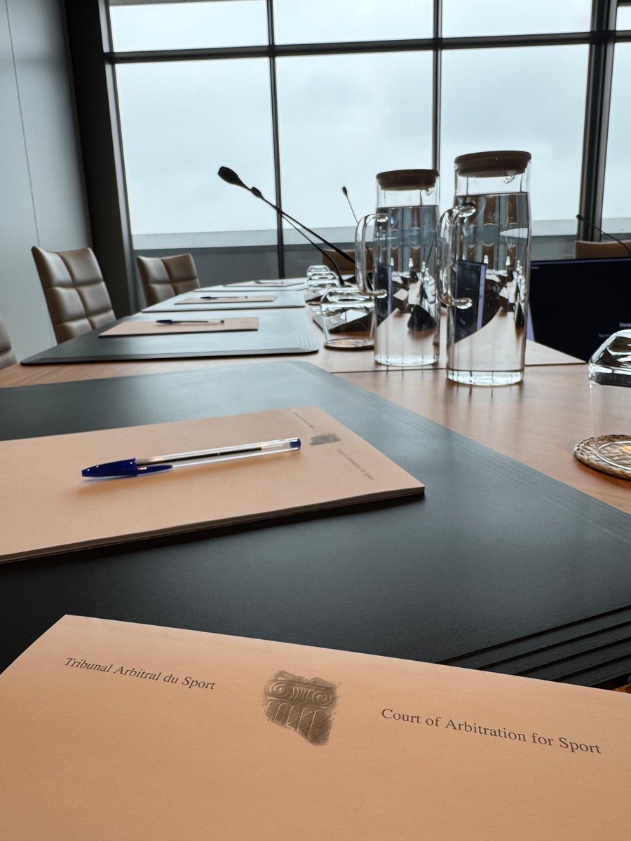 📰 𝗙𝗿𝗶𝗱𝗮𝘆 #𝗖𝗔𝗦 𝗻𝗲𝘄𝘀  🚨
Just published, a fresh batch of 5 very recent 𝗮𝘄𝗮𝗿𝗱𝘀  ⚖️, including the 𝘝𝘭𝘢𝘥 𝘋𝘢𝘴𝘤𝘢𝘭𝘶 case, in which the #𝗟𝗞𝗞𝗧𝗲𝗮𝗺 successfully represented UCI 🚴
👉bit.ly/3ECQ1xu
#sportsarbitration #sportslaw