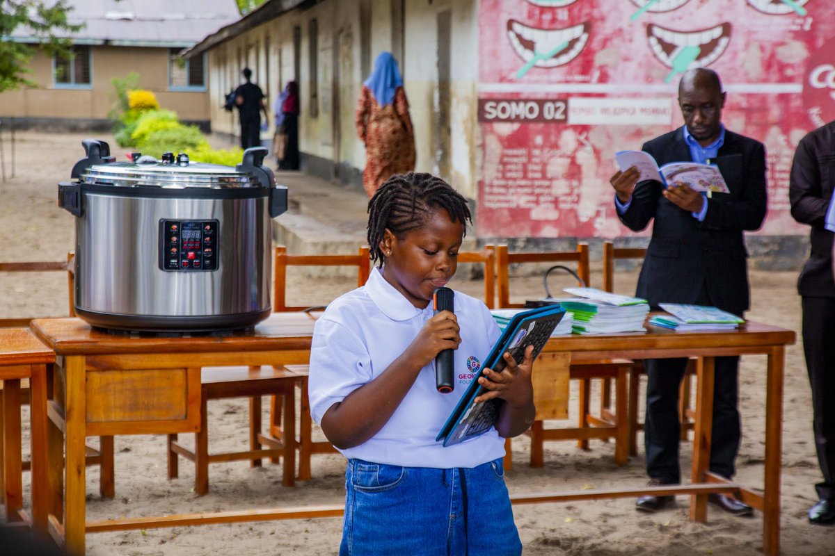 WFP Tanzania (@wfp_tanzania) on Twitter photo In partnership with <a href="/SEforALLorg/">Sustainable Energy for All | #SDG7BeBold</a> & <a href="/ncmctanzania/">Tanzania National Carbon Monitoring Centre (NCMC)</a>, <a href="/WFP/">World Food Programme</a> is bringing clean cooking to 50 schools across #Tanzania's Dar es Salaam, Dodoma, Tabora & Kigoma.
With <a href="/UKinTanzania/">UK in Tanzania</a>’s support, schools will receive electric pressure cookers—slashing carbon emissions by 40,000+ tonnes!🌱 In partnership with <a href="/SEforALLorg/">Sustainable Energy for All | #SDG7BeBold</a> & <a href="/ncmctanzania/">Tanzania National Carbon Monitoring Centre (NCMC)</a>, <a href="/WFP/">World Food Programme</a> is bringing clean cooking to 50 schools across #Tanzania's Dar es Salaam, Dodoma, Tabora & Kigoma.
With <a href="/UKinTanzania/">UK in Tanzania</a>’s support, schools will receive electric pressure cookers—slashing carbon emissions by 40,000+ tonnes!🌱