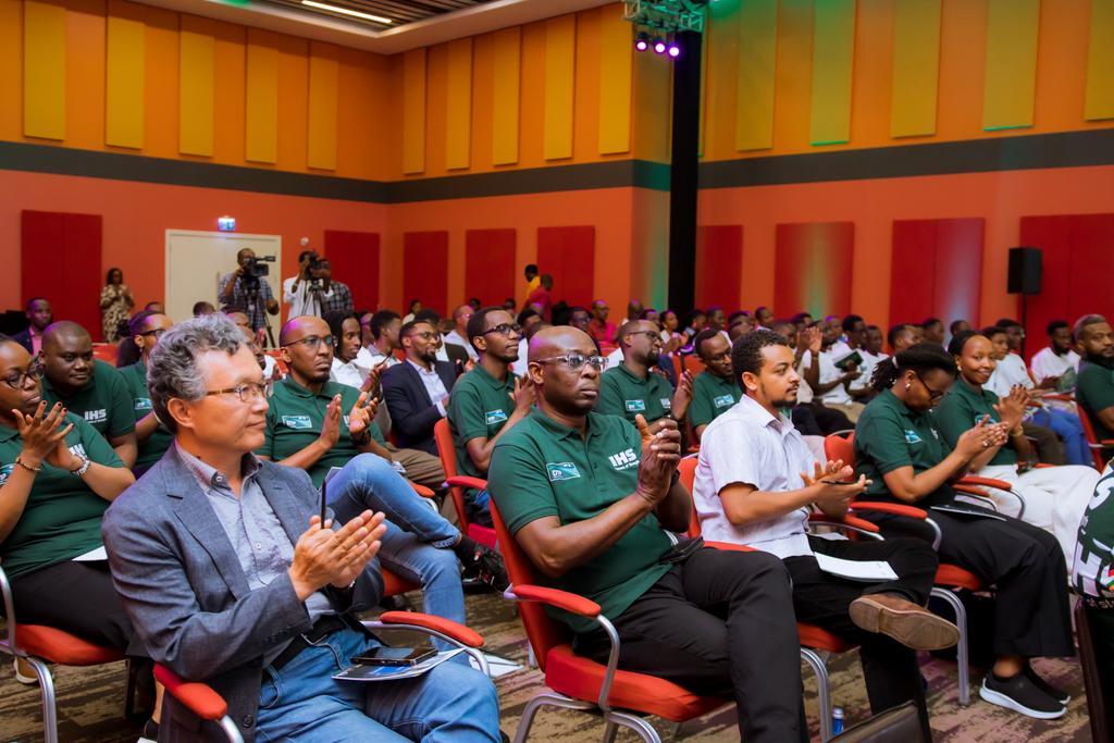 BPlusTvRwanda's tweet image. #BPlusnews: Mu Rwanda, hatangijwe #DigitalTalentProgram, gahunda y’amasomo y’ikoranabuhanga afasha urubyiruko kubona imirimo no kuyihangira, yigwa mu buryo bw’iyakure n’imbonankubone.