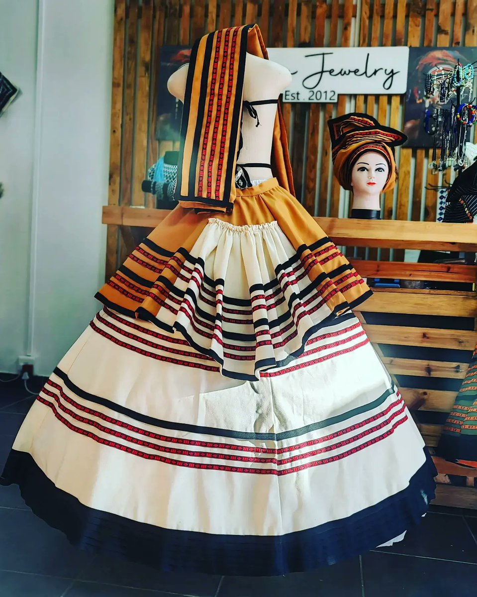 HlahlaFaku's tweet image. African Flare Style ♠️
#kiddiescollection
#menscollection
#beadwork
#ladiescollection

namjewelrystore.com🛒