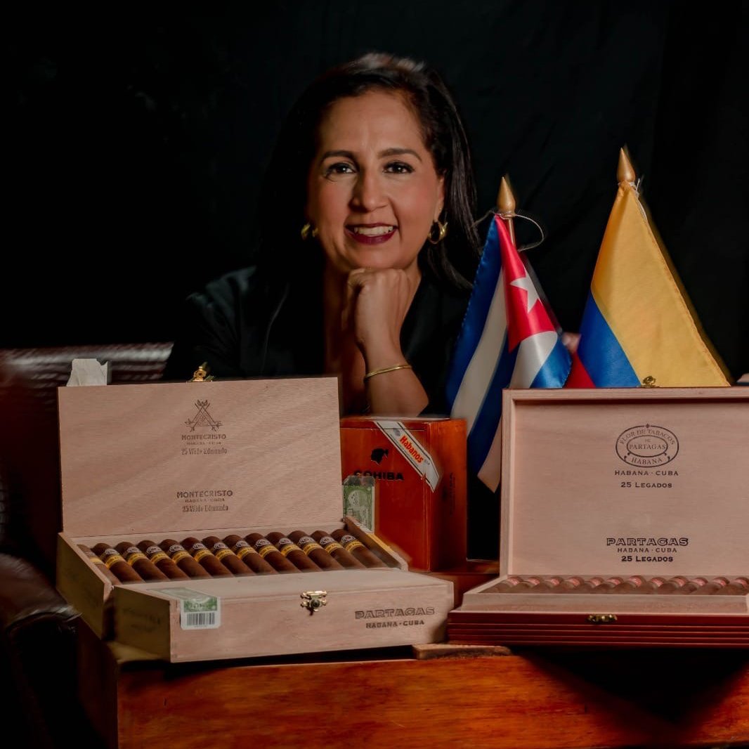 Club Pasión Habanos (@pasionhabanos) on Twitter photo Patricia Arteta se enamoró de los Habanos en España tras estrenarse con un Partagás Serie D No. 4, y se introdujo profesionalmente en el sector de cigarros premium en su natal Colombia. <a href="/AngelGM87/">Ángel García Muñoz</a> charla con la #MujerConVitola del mes: 👉 bit.ly/4j8AeFU #PasiónHabanos Patricia Arteta se enamoró de los Habanos en España tras estrenarse con un Partagás Serie D No. 4, y se introdujo profesionalmente en el sector de cigarros premium en su natal Colombia. <a href="/AngelGM87/">Ángel García Muñoz</a> charla con la #MujerConVitola del mes: 👉 bit.ly/4j8AeFU #PasiónHabanos